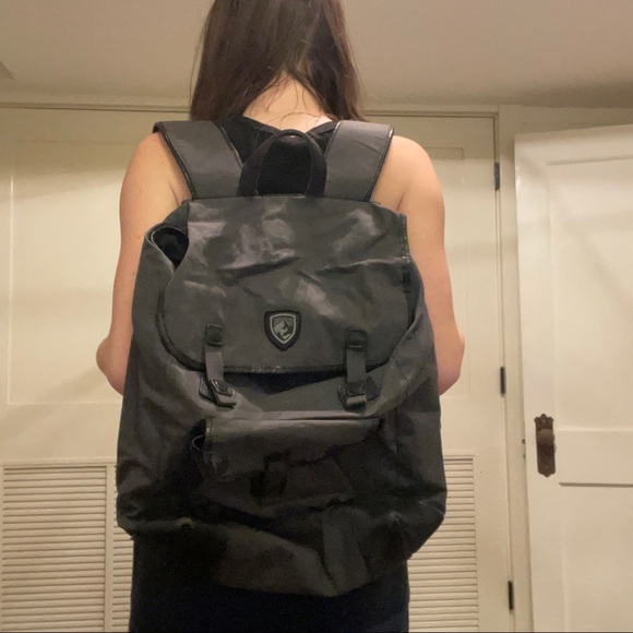 Kuhl Marauder Backpack Waxed Canvas 16L Black - Picture 4 of 10